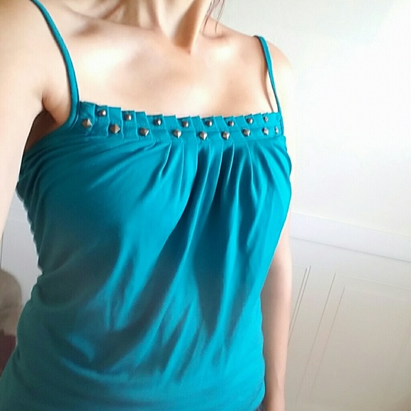 Tops - Picture 2 of 4